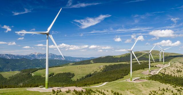 In  den Fischbacher Alpen gibt es bereits einige Windpark-Anlagen, wie dieses hier auf der Pretul. Auf dem Gruberkogel soll das nächste entstehen. | Foto: Leitner
