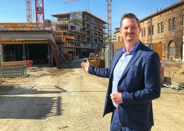 Der Favoritner Bezirksvorsteher Marcus Franz besichtigte den in Arbeit befindlichen 3. Favoritner Bildungscampus am Neuen Landgut. | Foto: BV Favoriten