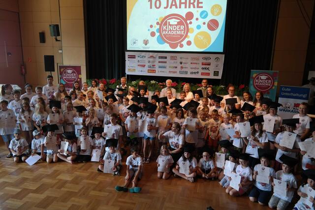 Die Sponsionsfeier bildet den alljährlichen Abschluss der Kinderakademie. | Foto: KK