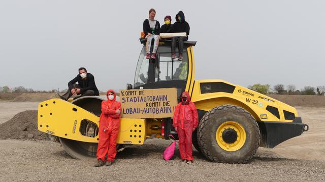 Die Räumung der "LobauBleibt"-Bewegung verlief friedlich. | Foto: Maximilian Spitzauer