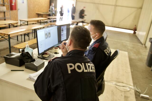 Die Registrierung der Geflüchteten ist wichtig, um eine Versorgung zu gewährleisten. | Foto: MeinBezirk.at