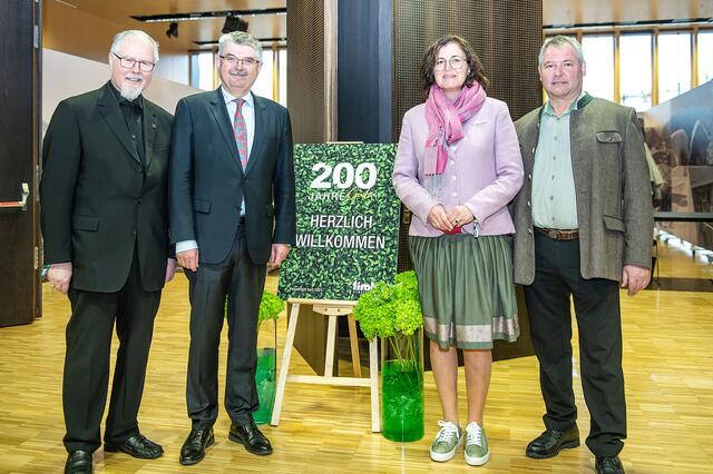 Abt German Erd (Stift Stams), Hermann Lindner (Traktoren Lindner), Marika und Hansjörg Kröll (Kramerwirt Mayrhofen) | Foto: Hohlrieder