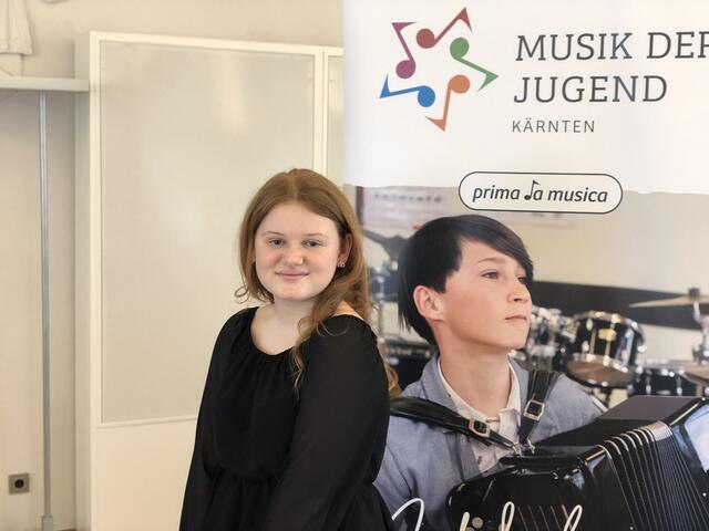 Die junge Sängerin Melea Weinberger (AG I) überzeugte die Jury dermaßen, dass sie mit einem 1.Preis und der Berechtigung zur Teilnahme am Bundeswettbewerb in Vorarlberg ausgezeichnet wurde.  