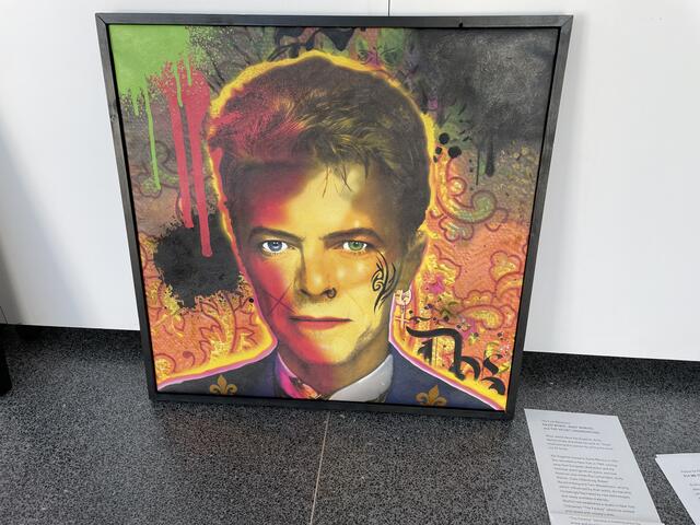 Auch David Bowie findet sich bei der Ausstellung in der Stadtgalerie in Weiz wieder. | Foto: RegionalMedien Hofmüller