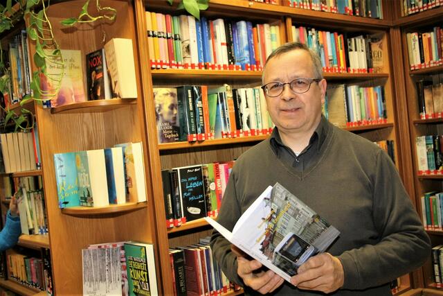 Der Vasoldsberger Literat Bernhard Valta lädt zur Benefizveranstaltung in die Kapelle Wagersbach. | Foto: Edith Ertl