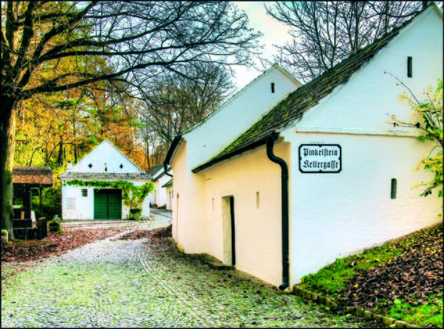 Erkunde die Legende vom „Pinkelstein“ in Raschala, einem kleinen Dorf südlich von Hollabrunn. | Foto: Heinrich Kaller