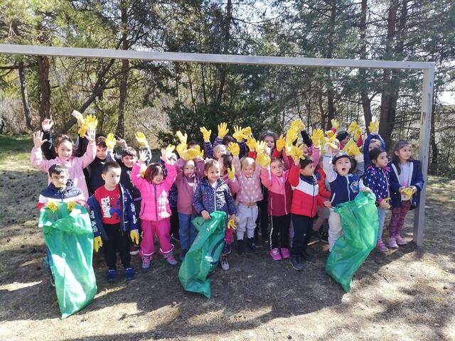 Die Kinder der Kindergärten Egart und KiKo sowie der Kinderkrippe KiKo sorgten für saubere Verhältnisse rund um ihre Bildungsreinrichtungen. | Foto: KG Egart, KiKo