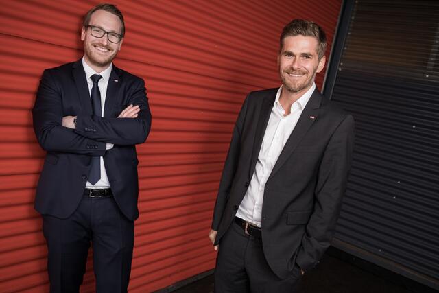 Tirols ÖGB-Vorsitzender Philip Wohlgemuth und Tirols ÖGB-Landessekretär Benjamin Praxmarer freuen sich über den regen Zuwachs beim ÖGB Tirol.  | Foto: ÖGB Tirol