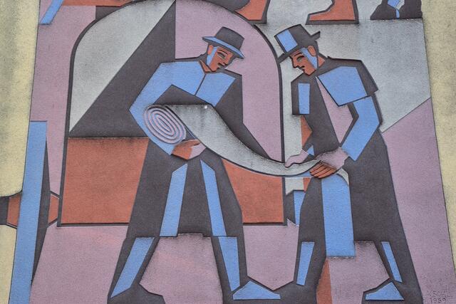 Sgraffito (1959) von Adalbert Schlager: Mehrparteienhaus in Amstetten | Foto: Hans-Peter Kriener