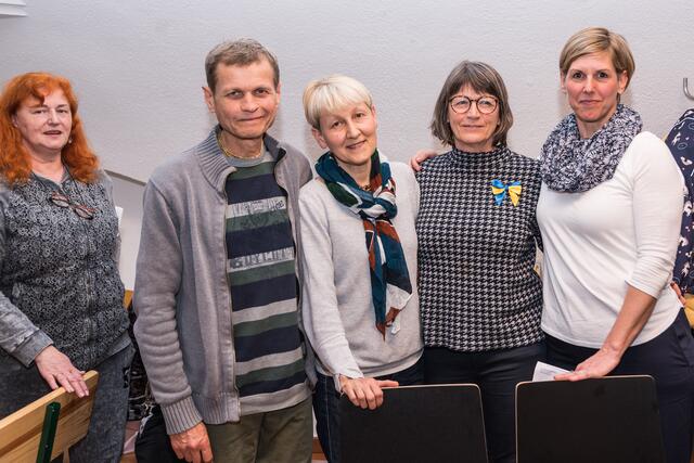 Ob Flüchtlinge, Quartiergeber oder andere Helfer, alle freuen sich über das herzliche Entgegenkommen. Rechts: Vizebürgermeisterin Reich und Proges-Leiterin Julia Commenda. | Foto: Alfred Hofer