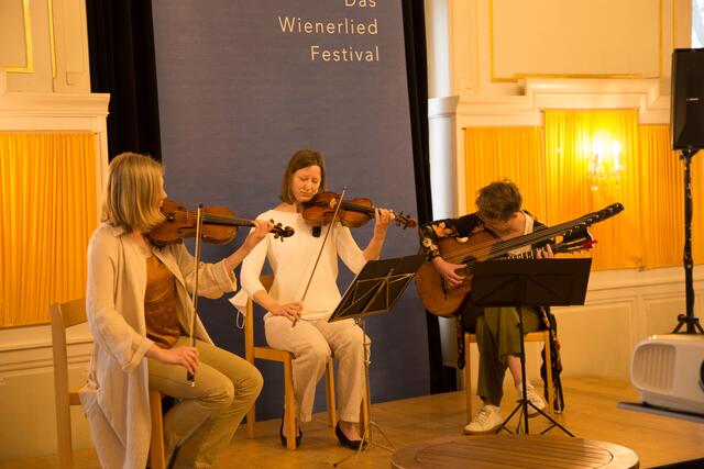 Die 3/7 Formation der "Divinerinnen". | Foto: Michael Ellenbogen