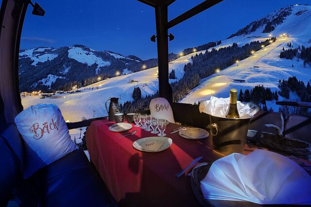 In der Sektgondel können Gäste bis zu zwei Stunden über Söll schweben. | Foto: SkiWelt Wilder Kaiser-Brixental 