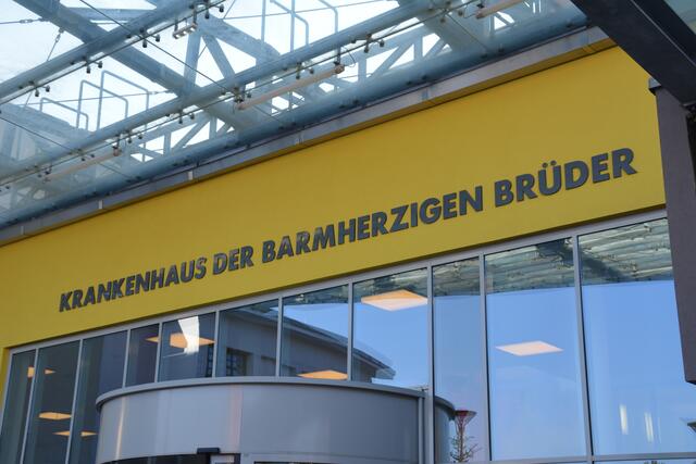 In den Spitälern muss während des gesamten Aufenthaltes eine FFP2-Maske getragen werden. | Foto: Tscheinig