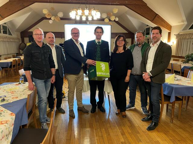 Großer Zuspruch für Bgm. Volker Vehovec (3.v.l.) und seinem Team beim ÖVP-Ortsparteitag. | Foto: ÖVP