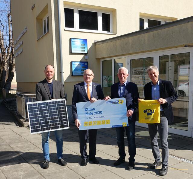 EGR Matthias Komarek, Landtagspräsident Karl Moser, Bgm Franz Heisler, Ignaz Röster (Regionsleiter eNu) | Foto: Alois Klaus