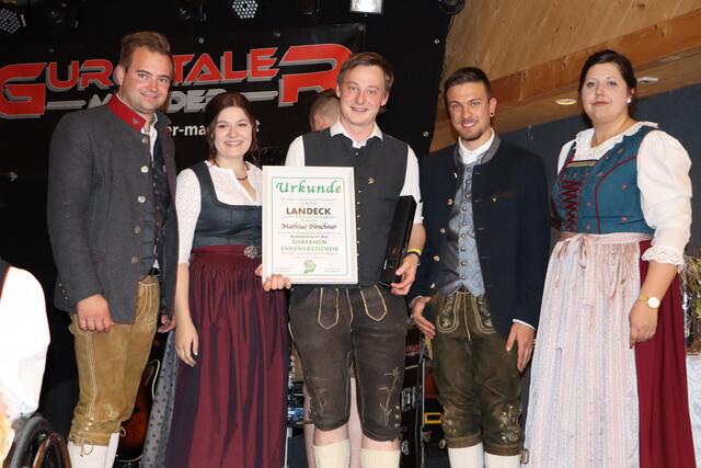 Landesobmann Dominik Traxl, Landesleiterin Bettina Hechenberger, Mathias Pirschner, Bezirksobmann Marcel Pfisterer und Bezirksleiterin Jaqueline Traxl (v.li.) | Foto: Siegele
