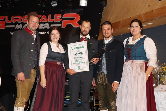 Landesobmann Dominik Traxl, Landesleiterin Bettina Hechenberger, Manuel Falch, Bezirksobmann Marcel Pfisterer und Bezirksleiterin Jaqueline Traxl (v.li.) | Foto: Siegele