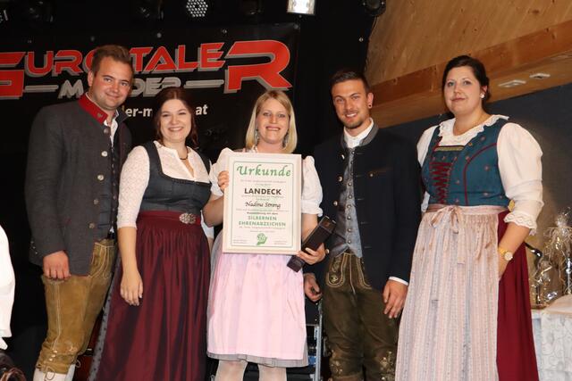 Landesobmann Dominik Traxl, Landesleiterin Bettina Hechenberger, Nadine Streng, Bezirksobmann Marcel Pfisterer und Bezirksleiterin Jaqueline Traxl (v.li.) | Foto: Siegele