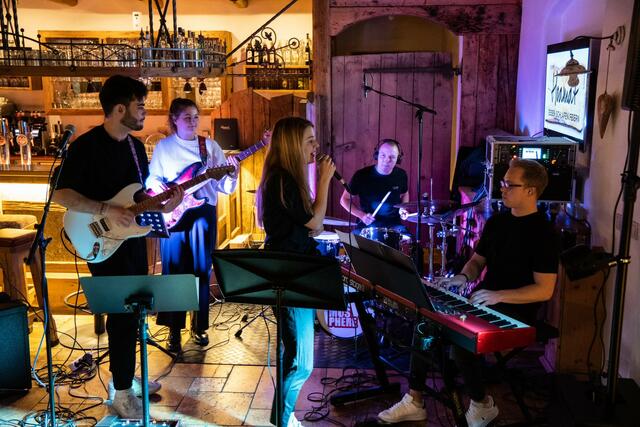 v.l. Stefan Kloimstein, Marie Schweiger, Simone Gaith, Michael Ammer und Julian Jäger | Foto: Redmosphere