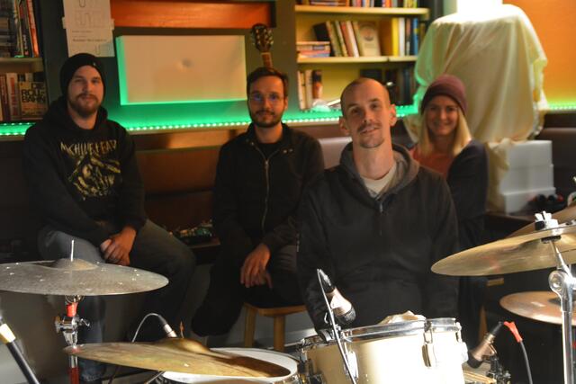 Das "Bunker-Kollektiv" mit Thomas Hesselberger, Christof Ortner, Klaus Zoufal und Michaela Rammel im Proberaum in Purgstall an der Erlauf | Foto: Roland Mayr