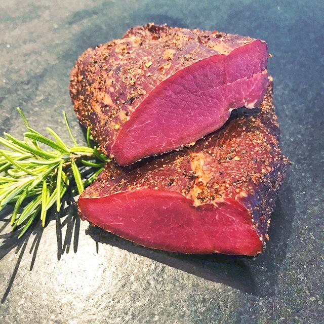 Eine der kulinarischen Feinheiten: Wildschinken. | Foto: Wildspezialitäten Quatember