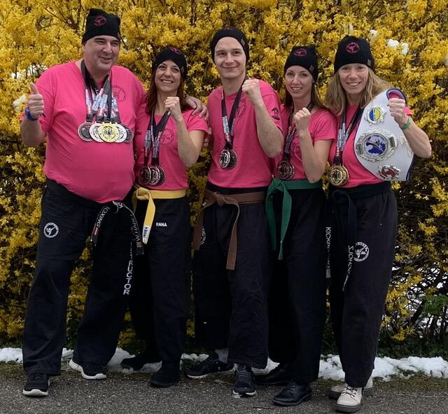 Wolfgang Habel, Anna Kargl, Lukas Felbauer, Alexandra Mitterer und Manuela Scholz konnten Top Ergebnisse einstecken.  | Foto: Askö Kickboxclub Steyr 