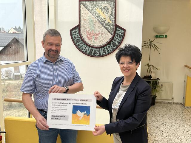 HBI Oskar Stögerer und Bgm. Waltraud Schwammer danken allen Helfern und Freiwilligen, die diese Hilfsaktion erst möglich machten. | Foto: KK