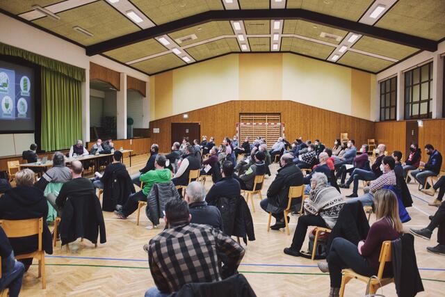 Das Interesse am Verein "Energiegemeinschaft Stanzertal" ist groß. Hier ein Bild von einer Informationsveranstaltung noch vor der Vereinsgründung. | Foto: meinBezirk.at