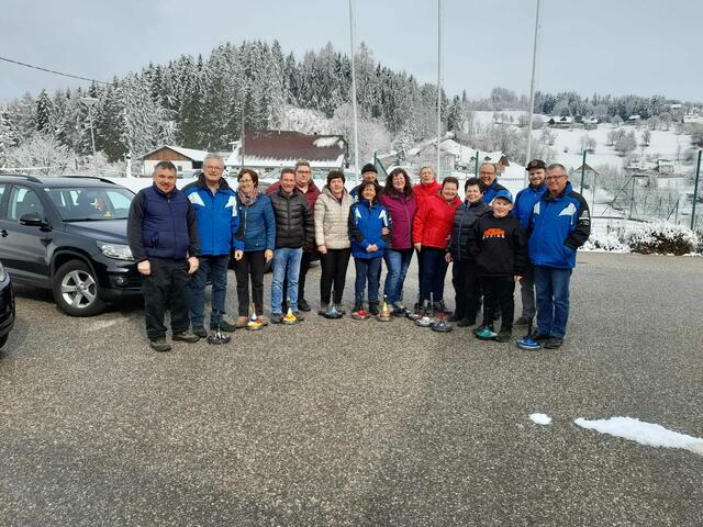 Die Pustritzer Eisschützenrunde feierte den Saisonabschluss. | Foto: Privat