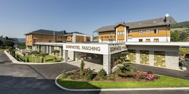 Ein traditioneller Familienbetrieb, der über die letzten Jahrzehnte gewachsen ist. | Foto: Dorfhotel Fasching