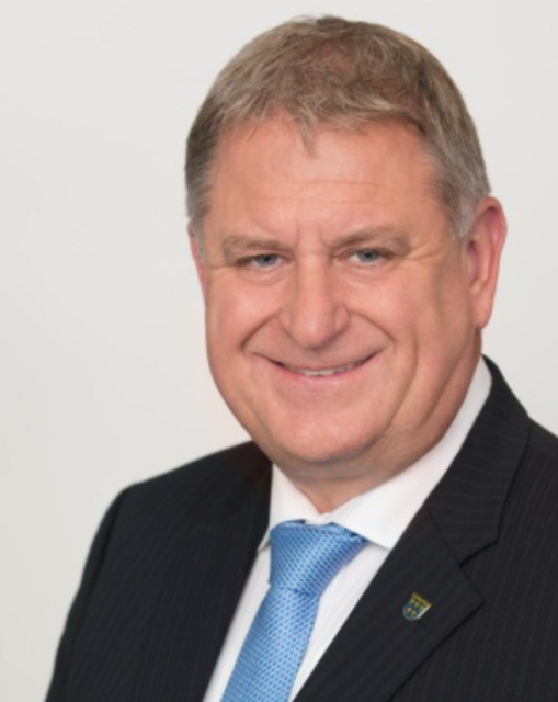 Bürgermeister Max Linder (FPÖ) aus Afritz am See im Gespräch zur Pflegenahversorgung.  | Foto: Gemeinde Afritz