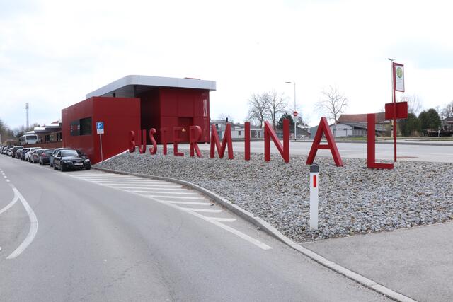 Fehlen auch Ihnen Busverbindungen an den Wochenenden aus Ihrer Heimatgemeinde in die Stadt Ried?  | Foto: BRS/Doms