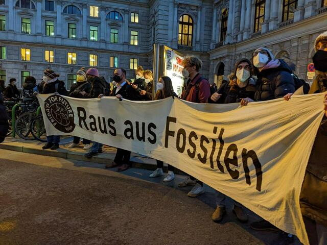 Einige Aktivistinnen und Aktivisten harren weiter aus. | Foto: System Change not Climate Change