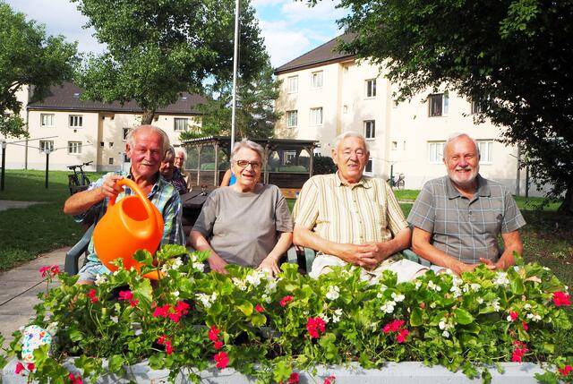 Hermann Zimmermann, ein besonders treuer Unterstützer mit seinen seit vielen Jahren alljährlichen "Blumengeschenken" an die Bankerlrunde!