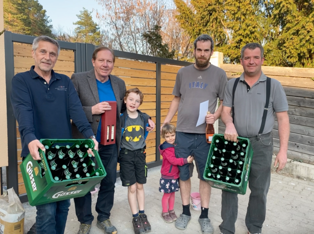 Vizebürgermeister Josef Habeler, Bürgermeister Matthias Weghofer, Maximilian und Annelies, Geburtstagskind IMartin Müller, Gemeindevorstand Christoph Ramhofer | Foto: Marktgemeinde Wiesen