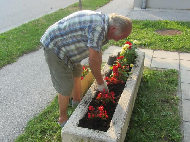 Hermann Zimmermann, ein besonders treuer Unterstützer mit seinen seit vielen Jahren alljährlichen "Blumengeschenken" an die Bankerlrunde!