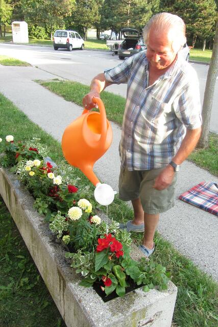 Hermann Zimmermann, ein besonders treuer Unterstützer mit seinen seit vielen Jahren alljährlichen "Blumengeschenken" an die Bankerlrunde!