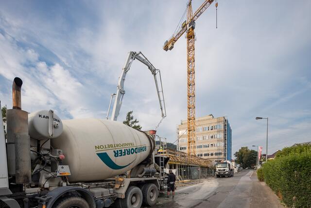 Trotz der Corona-Pandemie kam es kaum zu Bauverzögerungen, auch die Materialanlieferung hat weitgehend funktioniert. | Foto: Martin Meieregger
