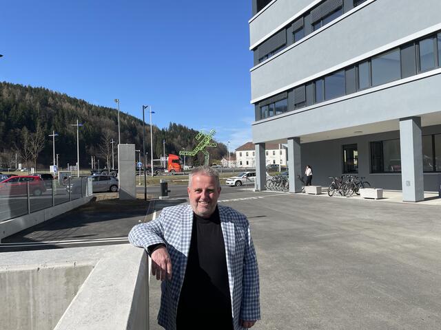 10 Millionen Euro hat der Neubau gekostet. "Mit der Eröffnung werden wir aber schon ziemlich voll sein, auch die 104 Parkplätze sind ausgelastet." | Foto: Martin Meieregger