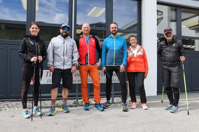 Gestalteten ein interessantes Programm, an dem auch Schülerin und erfolgreiche Athletin Helena Lindpointner (li.) teilnahm: Harald Angerer, Johannes Orgler, Clemens Unterthiner, Johanna Ruetz und Hans Peter Meister (v.li.). | Foto: Siegele