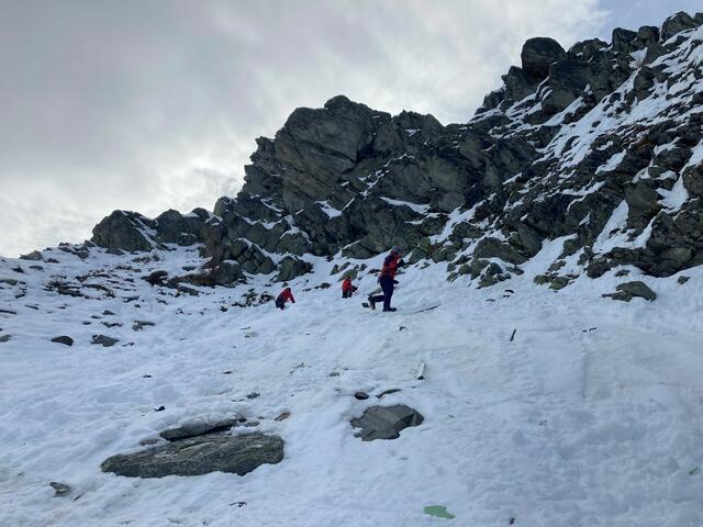 Der Einsatztrupp vor Ort. | Foto: Polizei