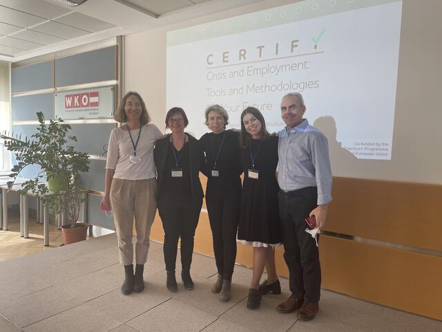 Projektleiterin Elisabeth Frommel (SPES Zukunftsakademie), Projektmanagerin Birgit Appelt (SPES Zukunftsakademie), Antonia Ligouri (Loughborough University England), Dovile Dudenaite (ATiT Belgien), Mathy Vanbuel (ATiT Belgien) (v.li.) | Foto: Aigner