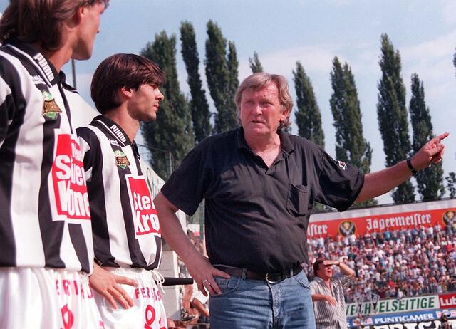Hannes Reinmayr, Gilbert Prilasnig, Ivica Osim und Otto Baric (v. l.), Sturm Graz gegen Austria Salzburg, August 1995 | Foto: GEPA