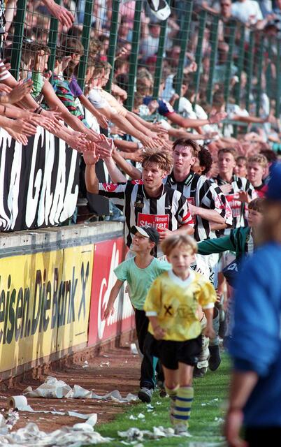 Verabschiedung der Sturm-Mannschaft von den Fans, Gruabn 1994 | Foto: GEPA
