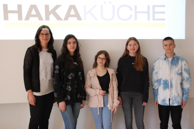 Schüler und Lehrer der 2BHAK Traun freuen ich auf die Wirtschaftsmesse am 20. April. | Foto: BHAK/S Traun