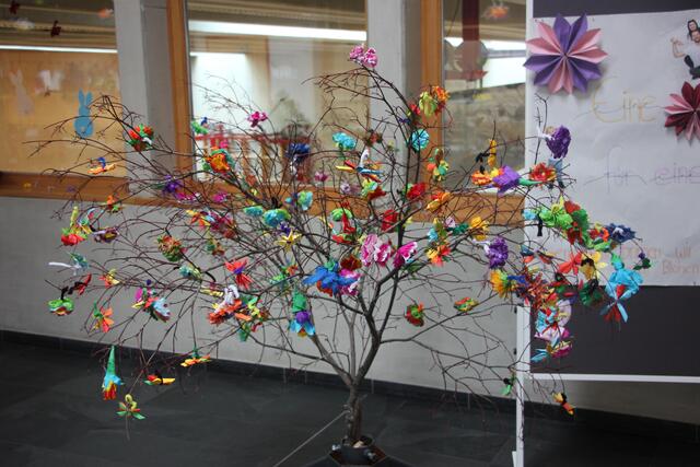 Der Spendenbaum der Mittelschule Serfaus-Fiss-Ladis. | Foto: Daniel Schwarz