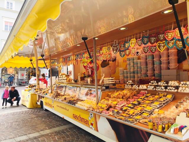 Da schlägt das Kinderherz besonders froh, beim Anblick dieser Köstlichkeiten vom "Naschmax"! 