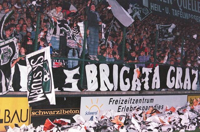 Fans des SK Sturm gegen Rapid Wien, September 1995 | Foto: GEPA