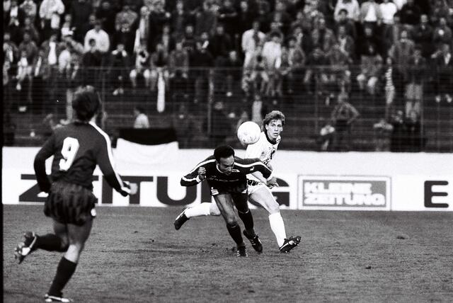 Kopfball von Hansi Pammer: Sturm Graz gegen FC Tirol, Dezember 1988 | Foto: GEPA