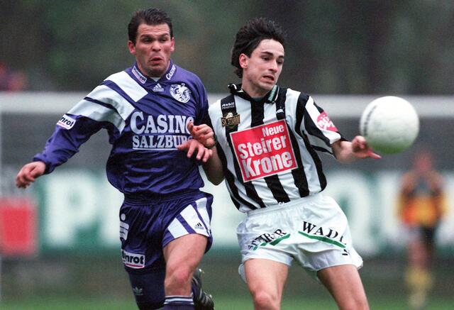 Mladen Mladenovic (Salzburg) im Zweikampf mit Günther Neukirchner (Sturm), Gruabn 1994 | Foto: GEPA